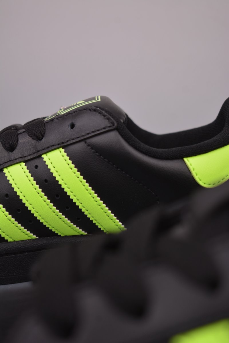 Adidas Originals Superstar 2 view