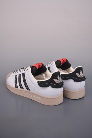 Adidas Originals Superstar 'White' view 2