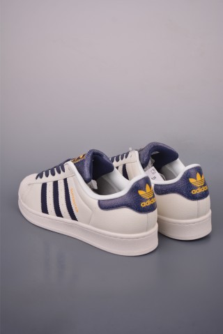 Adidas Originals Superstar 'White' view 2
