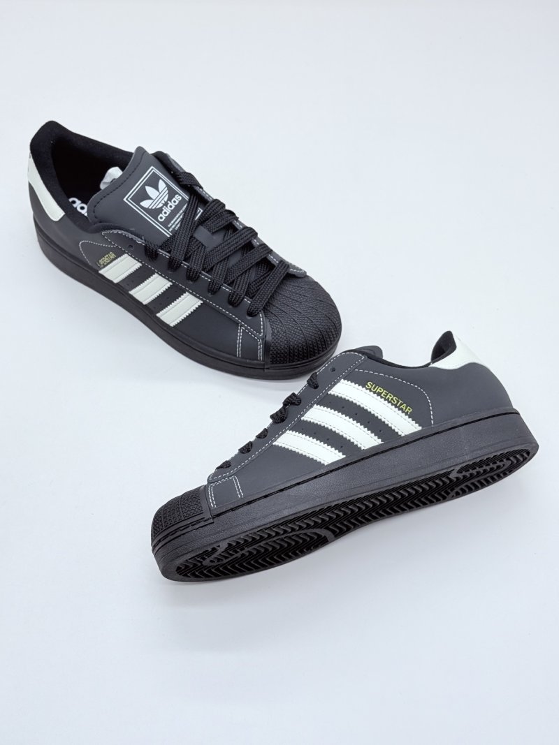Adidas Originals Superstar 'Black / White' view