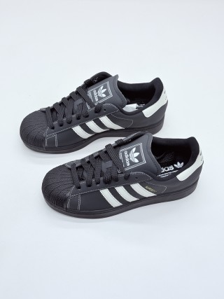 Adidas Originals Superstar 'Black / White' view 3