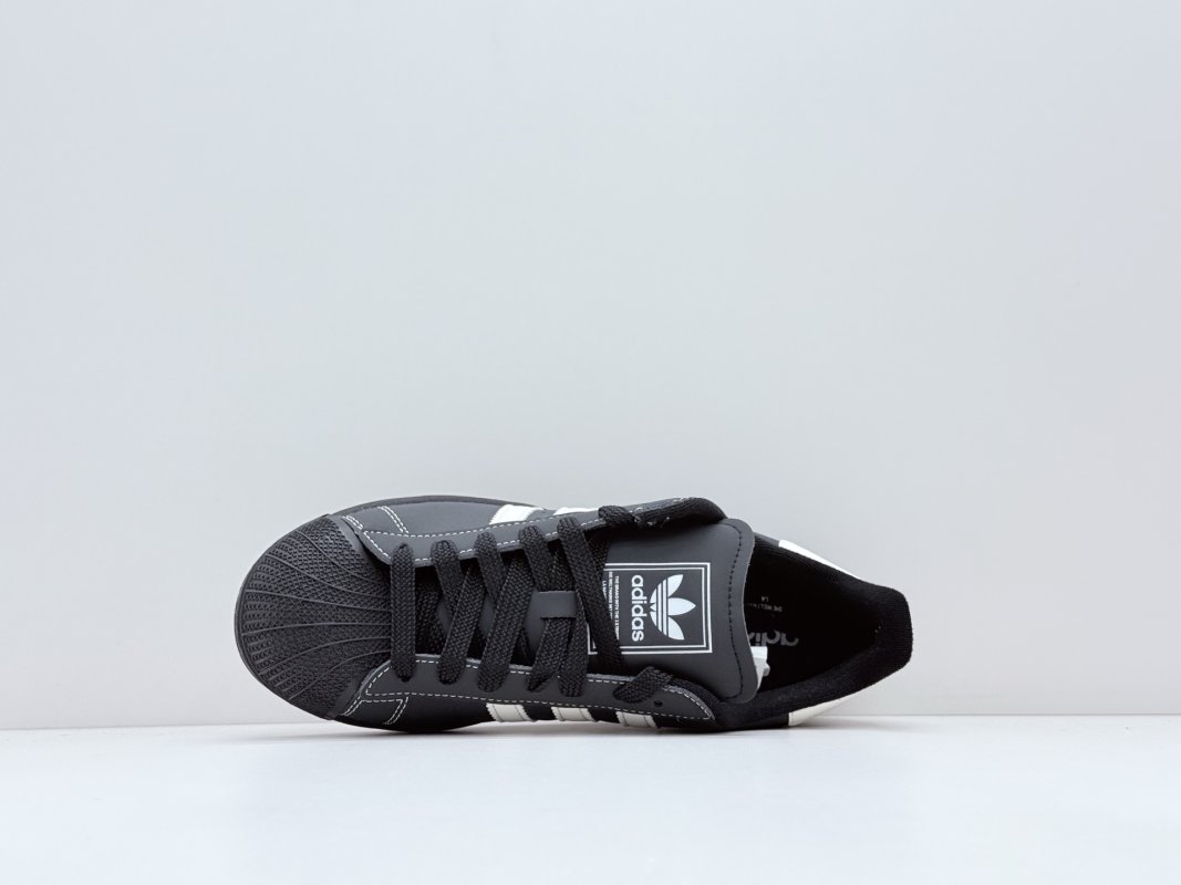 Adidas Originals Superstar 'Black / White' view