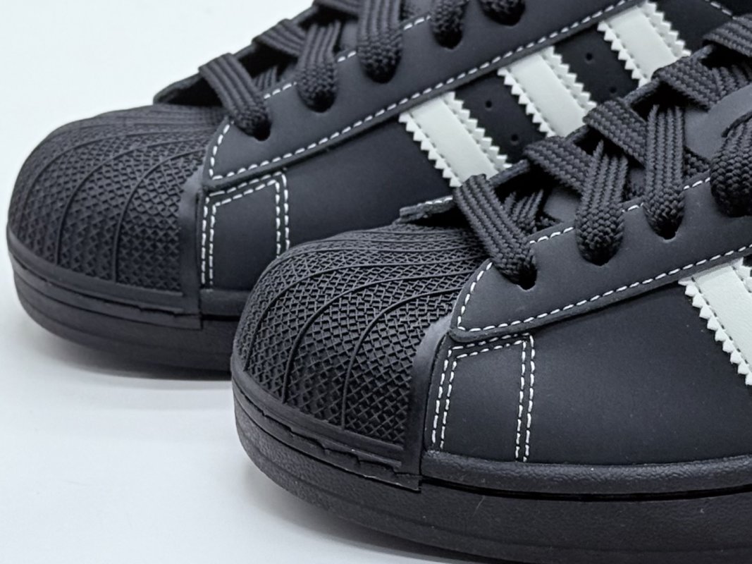 Adidas Originals Superstar 'Black / White' view