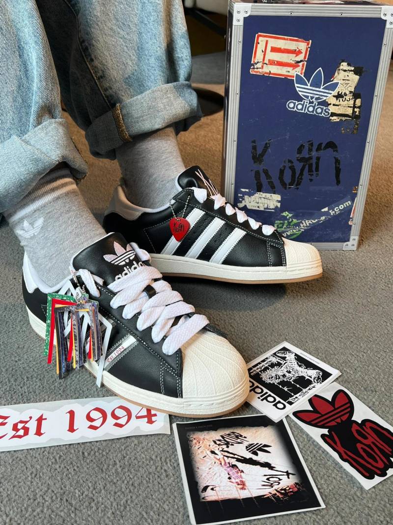 Adidas Originals Superstar view