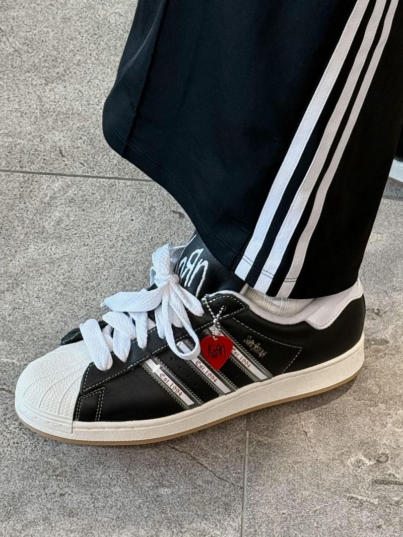Adidas Originals Superstar view