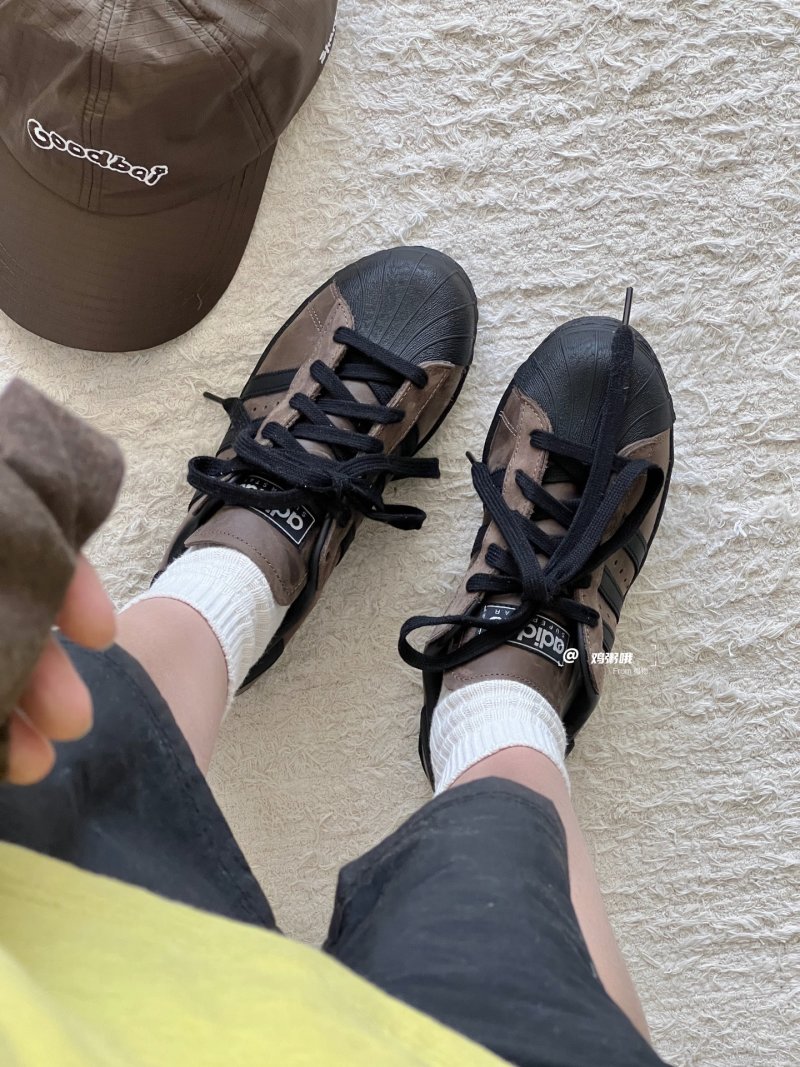 Adidas Originals Superstar W view