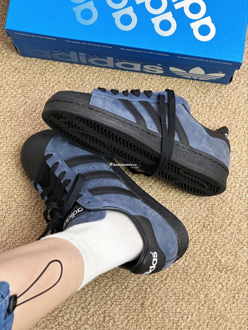 Adidas Originals Superstar W view