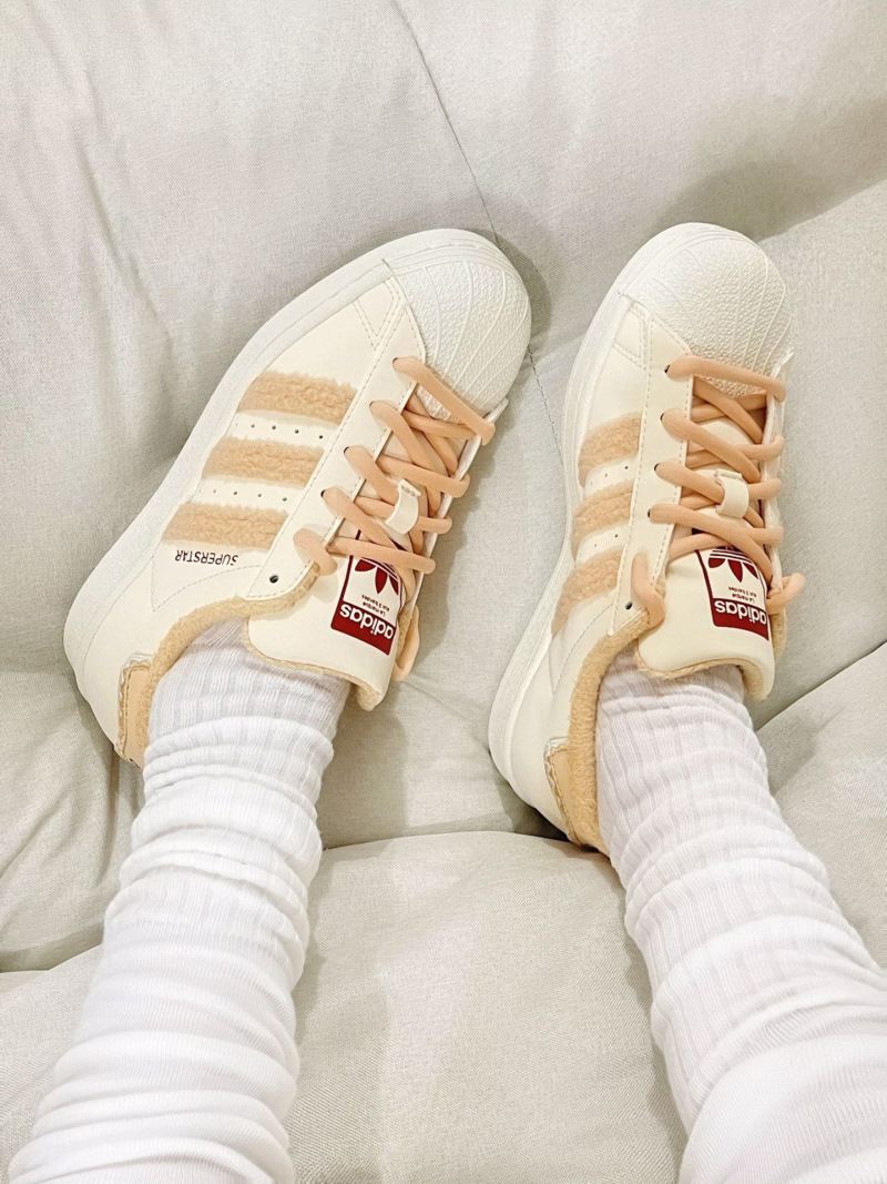 Adidas Originals Superstar W view
