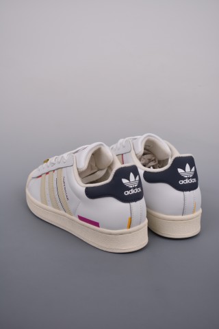 Adidas Originals Superstar W 'White' view 2