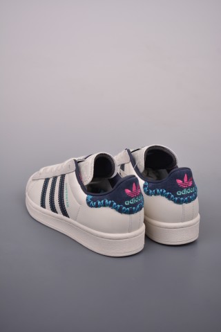 Adidas Originals Superstar W 'White' view 2
