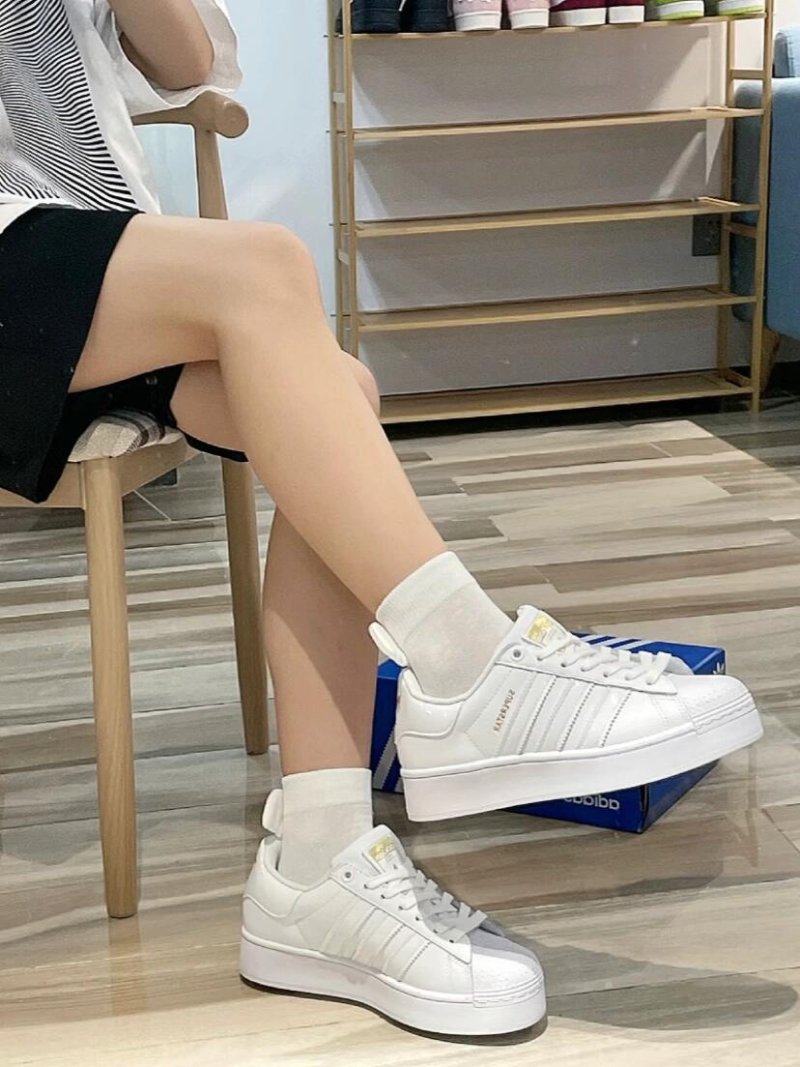 Adidas Originals Superstar W view