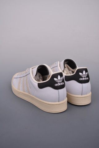Adidas Originals Superstar W 'White' view 2