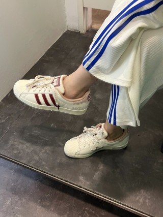 Adidas Originals Superstar view 2