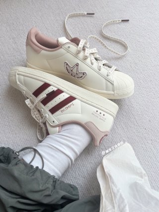 Adidas Originals Superstar view 3