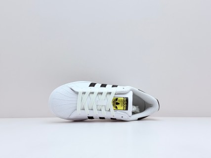 Adidas Originals Superstar 'White / Black' view 2