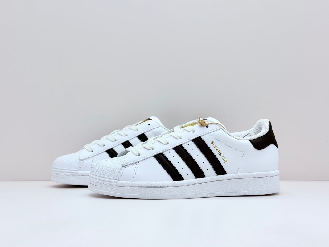 Adidas Originals Superstar 'White / Black' view