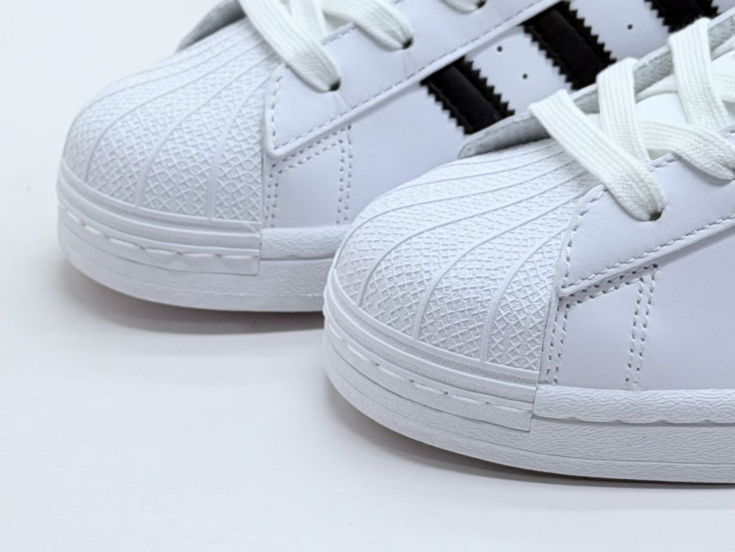 Adidas Originals Superstar 'White / Black' view