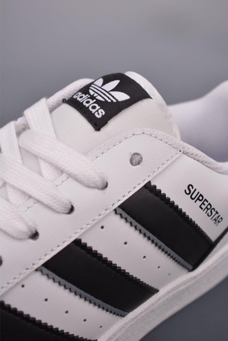 Adidas Superstar XLG W view