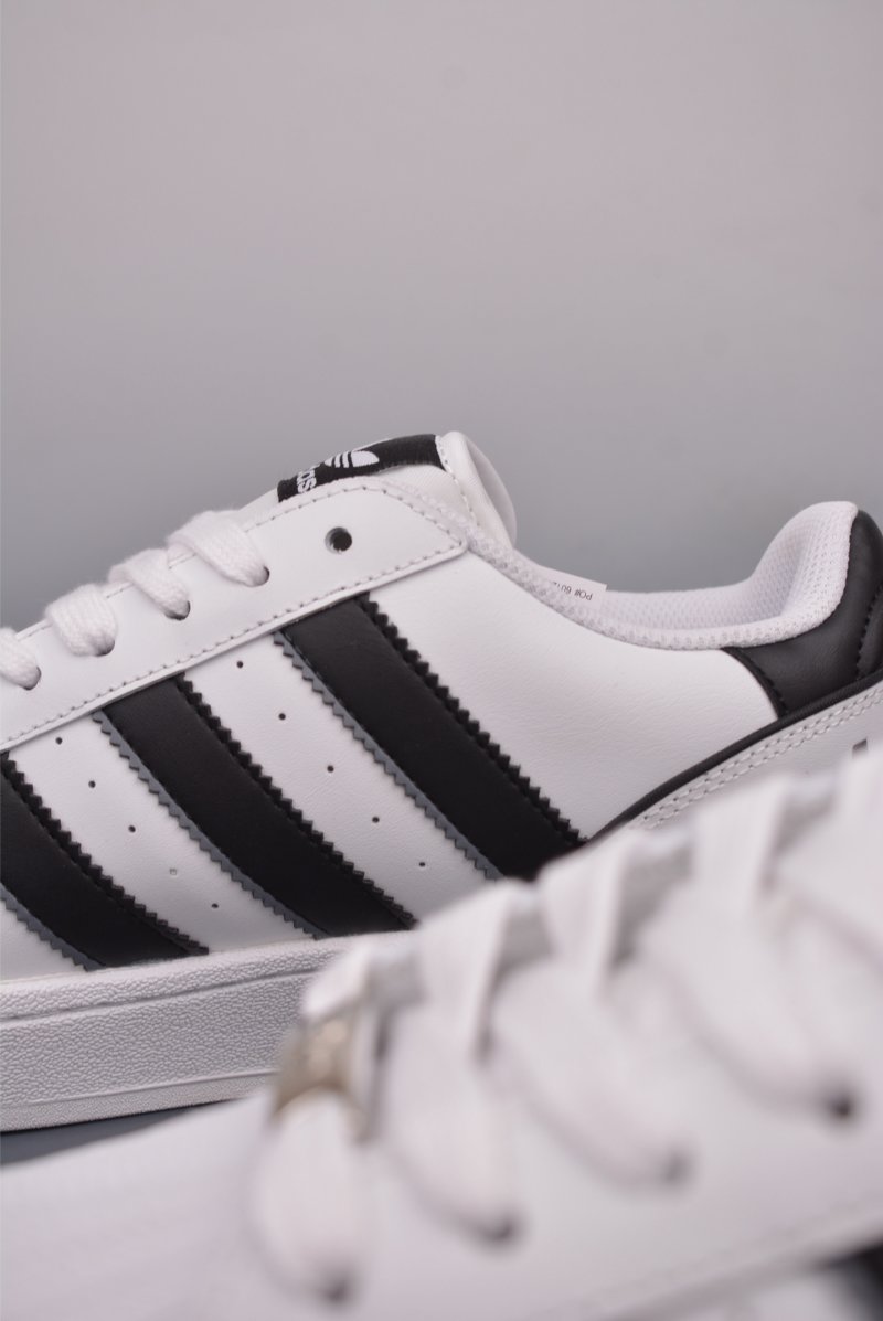 Adidas Superstar XLG W view