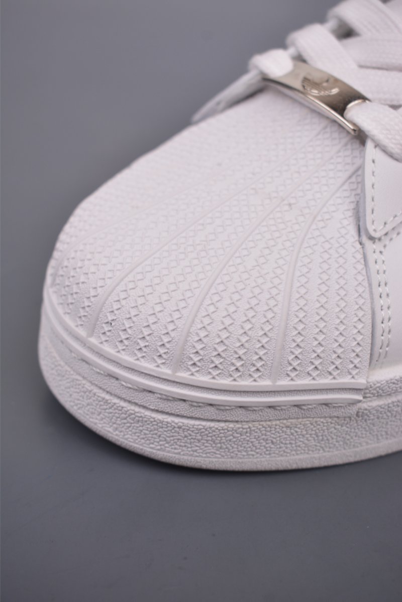 Adidas Superstar XLG W view
