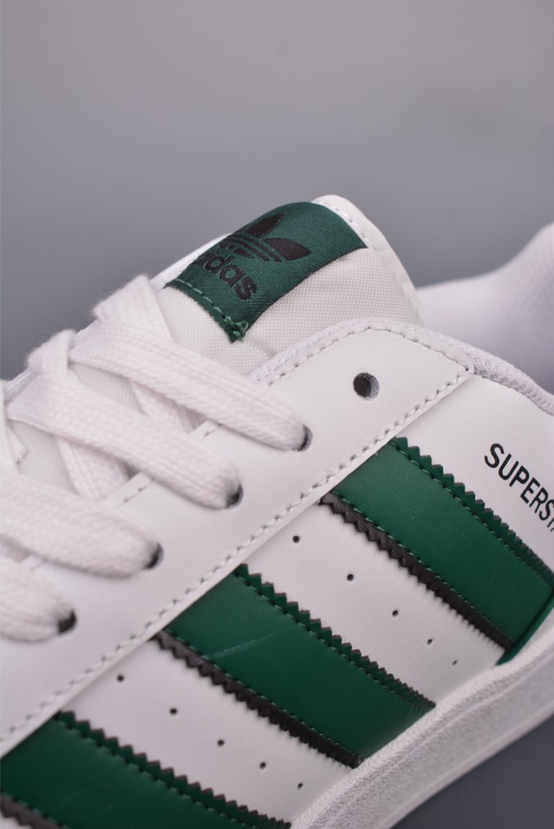 Adidas Superstar XLG W view