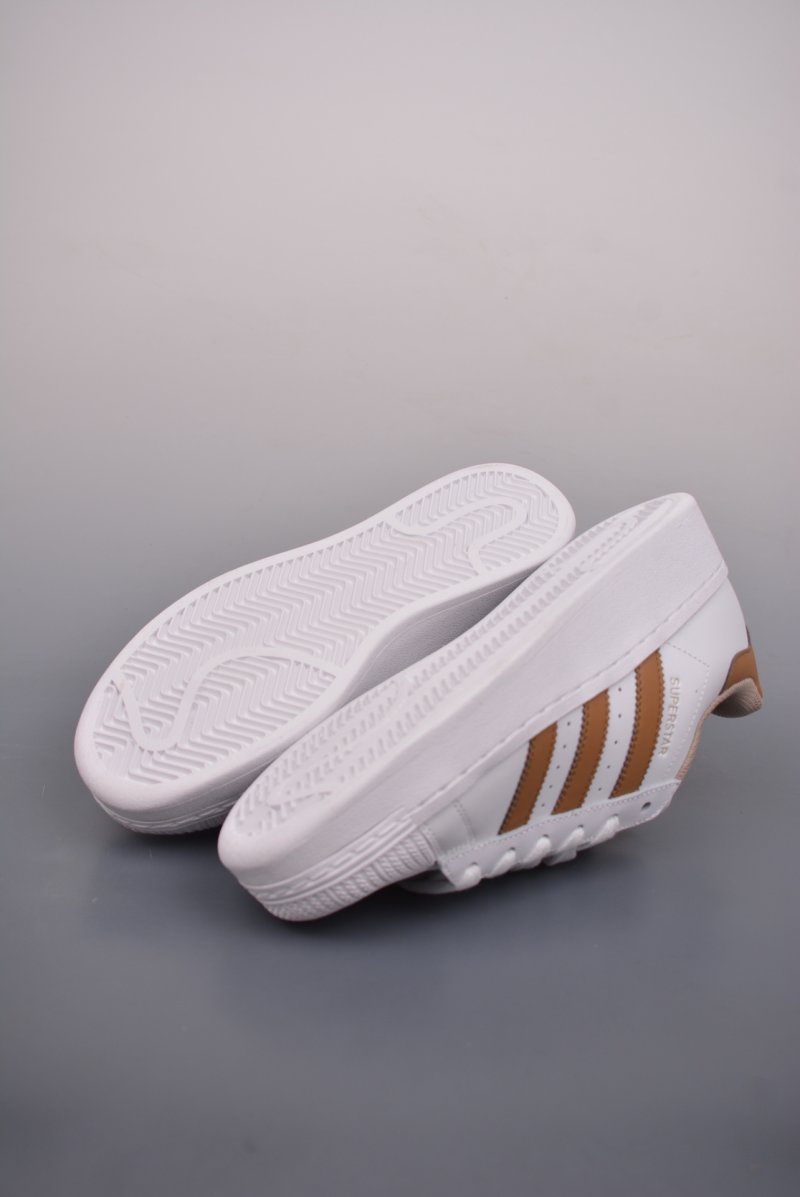 Adidas Superstar XLG W view