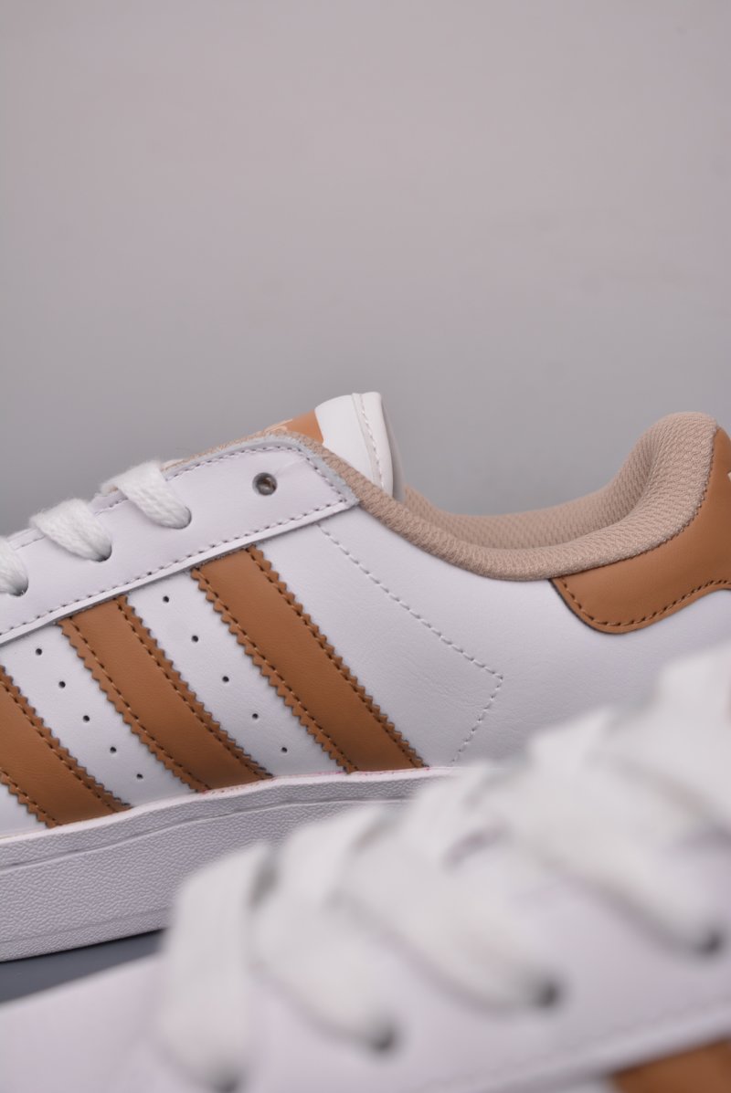 Adidas Superstar XLG W view