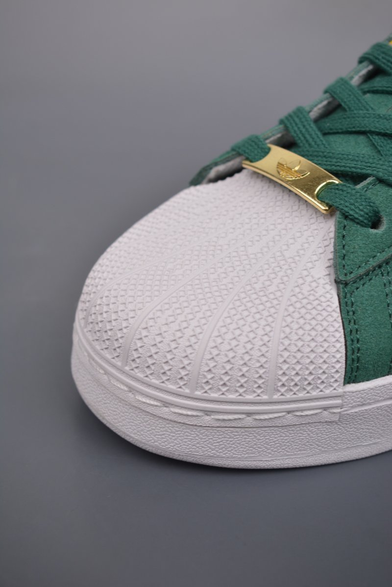 Adidas Superstar XLG W view
