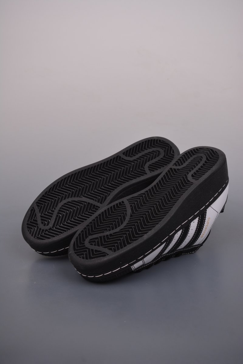 Adidas Superstar XLG W view