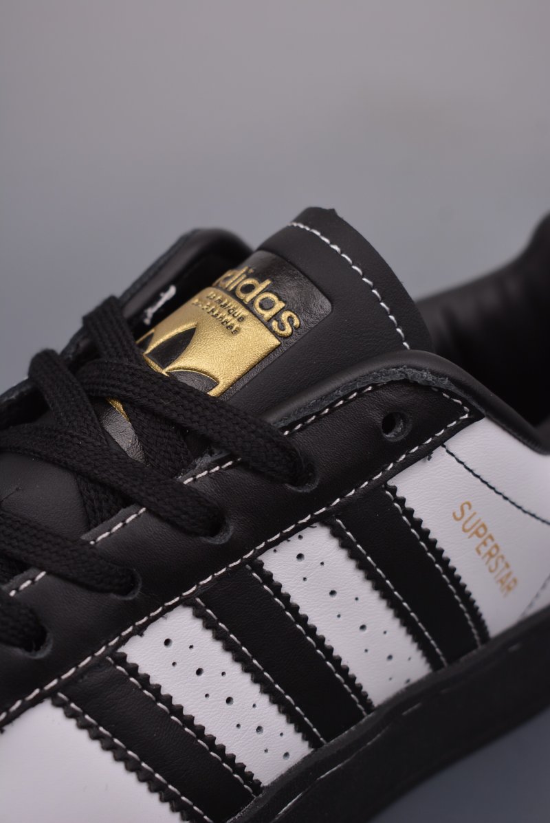Adidas Superstar XLG W view