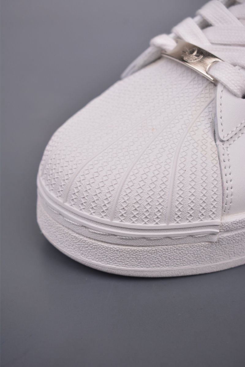 Adidas Superstar XLG W view