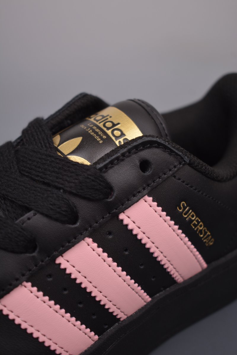 Adidas Superstar XLG W view