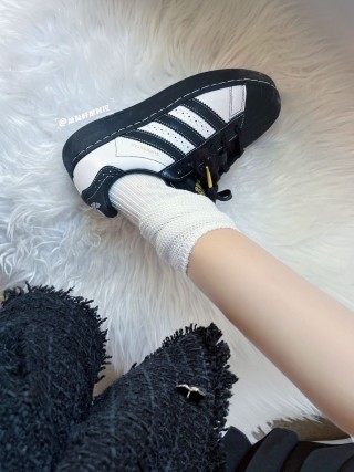 Adidas Superstar XLG W view 1