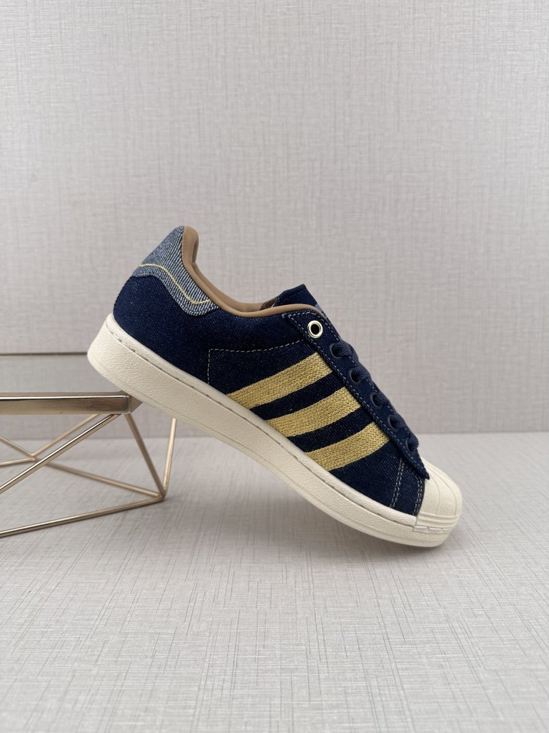 Adidas Superstar 82 view