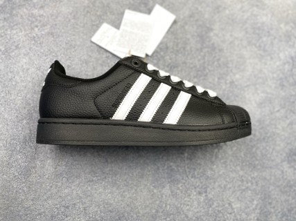 Adidas Originals Superstar view 1