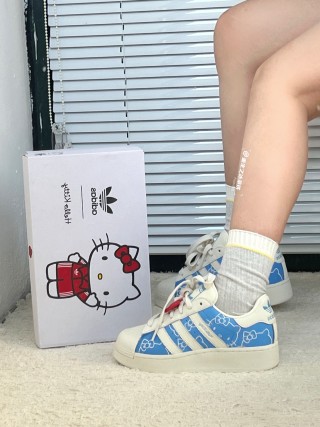 Hello Kitty x Adidas Originals Superstar XLG view 5