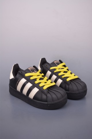Pharrell x Adidas Superstar 92