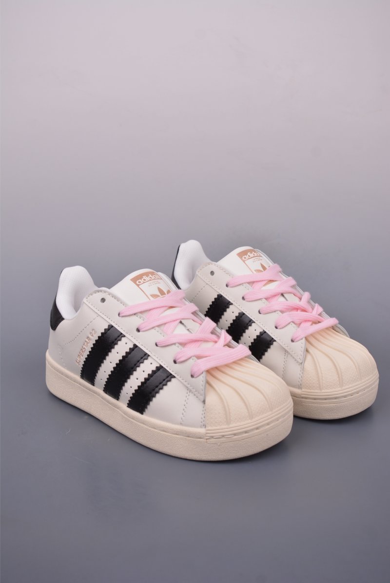Pharrell x Adidas Superstar 92