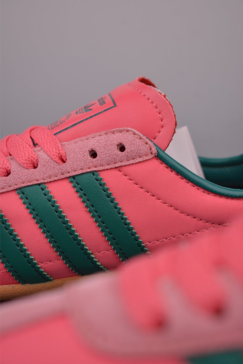 Adidas Tokyo W T RB view