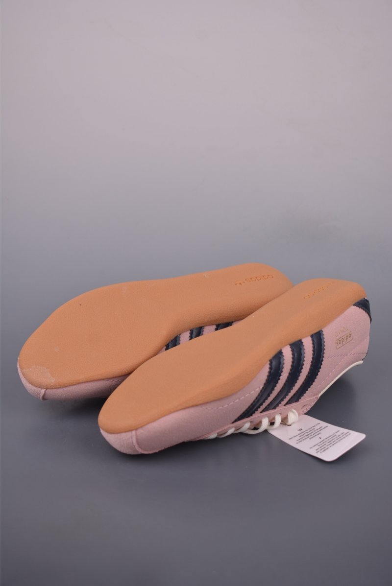 Adidas Tokyo W view