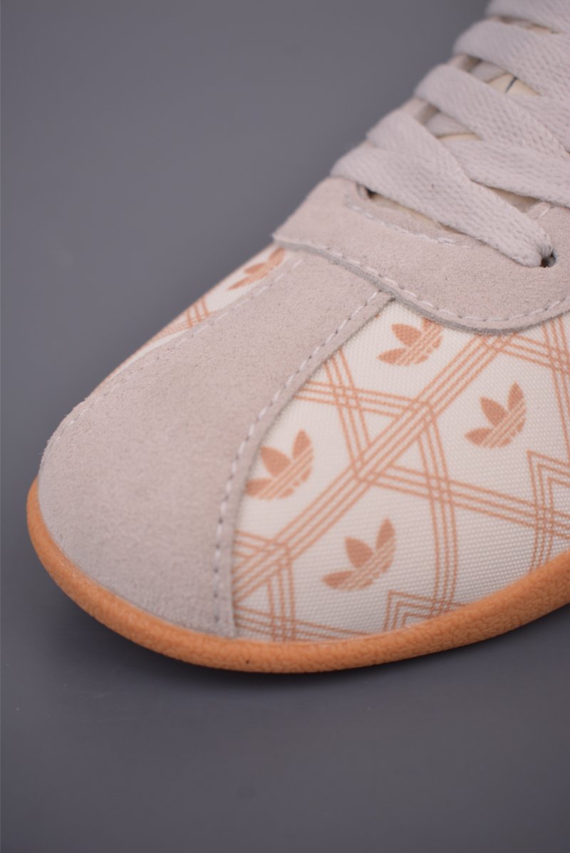 Adidas Tokyo W view