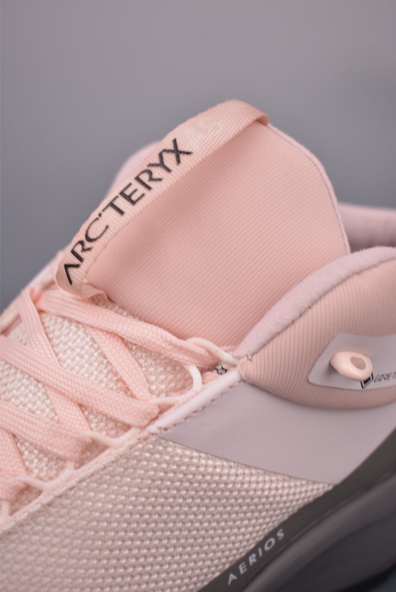Arc'teryx Aerios Mid GTX W view