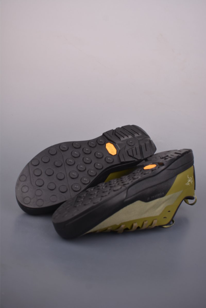 Arc'teryx Konseal LT view