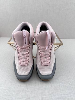 Arc'teryx Konseal LT W view 9