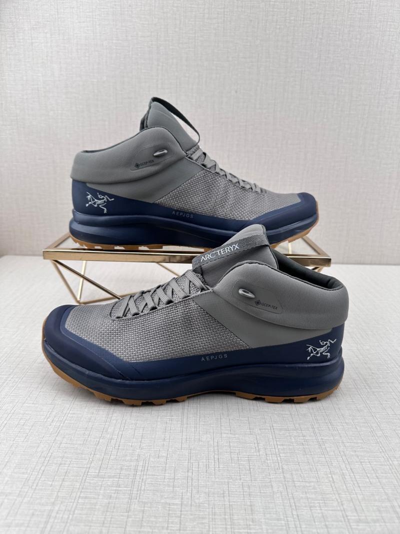 Arc'teryx Konseal LT W view
