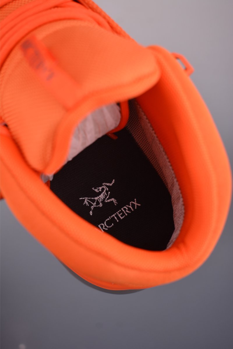 Arc'teryx Kopec GTX M Mid view