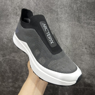 Arc'teryx Norvan SL 3 'Black / Yellow' view 3