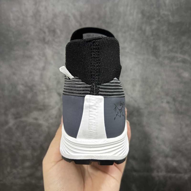 Arc'teryx Norvan SL 3 'Black / Yellow' view
