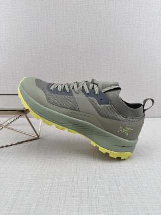 Arc'teryx Konseal LT view 1