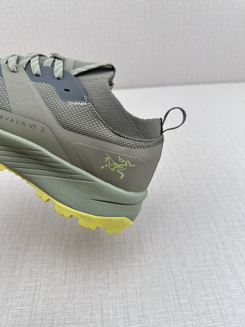 Arc'teryx Konseal LT view